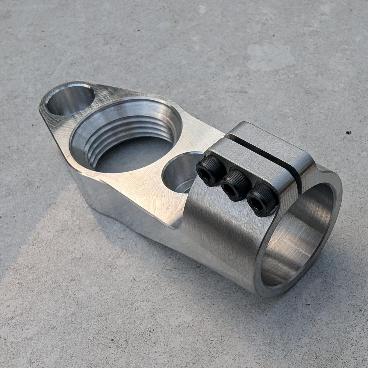 Ultra Light Clamp on Large Frame Turbo Oil Drain Mount