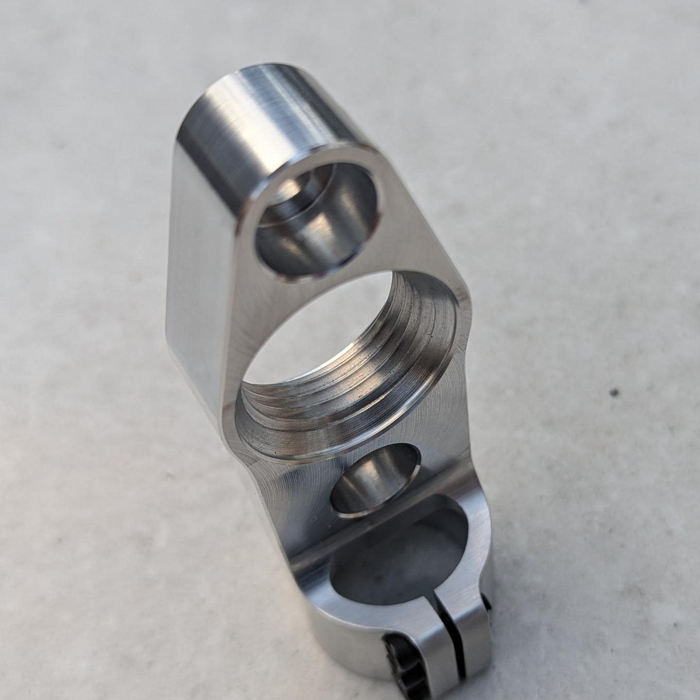 Ultra Light Clamp on Large Frame Turbo Oil Drain Mount
