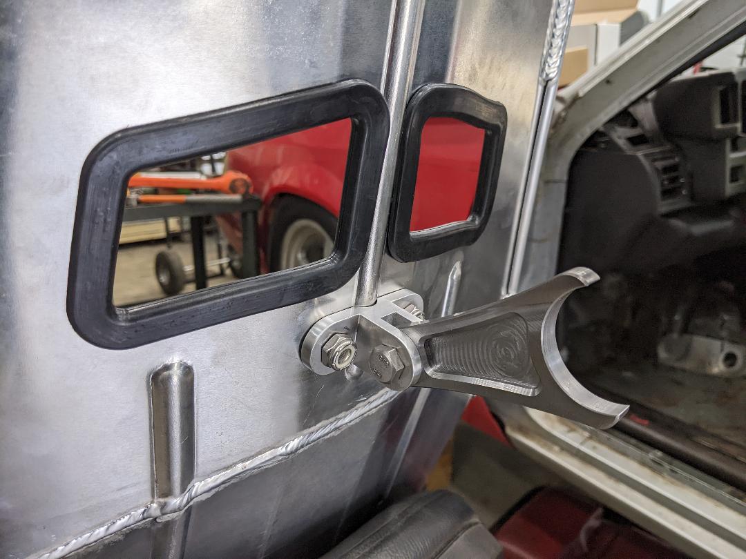 Seat bracket